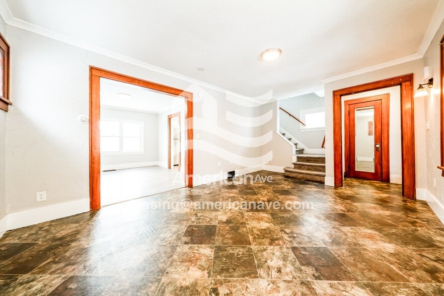 Building Photo - 49 Jackson St