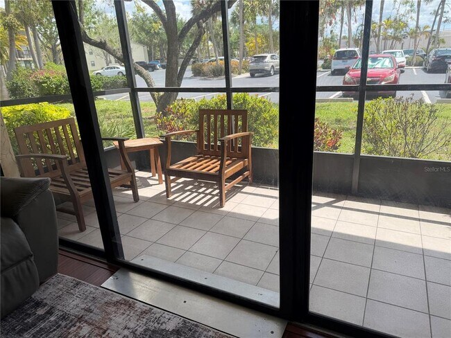 Building Photo - 618 Bird Bay Dr S