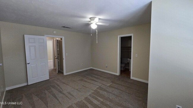 Building Photo - 933 Glastonbury Cir