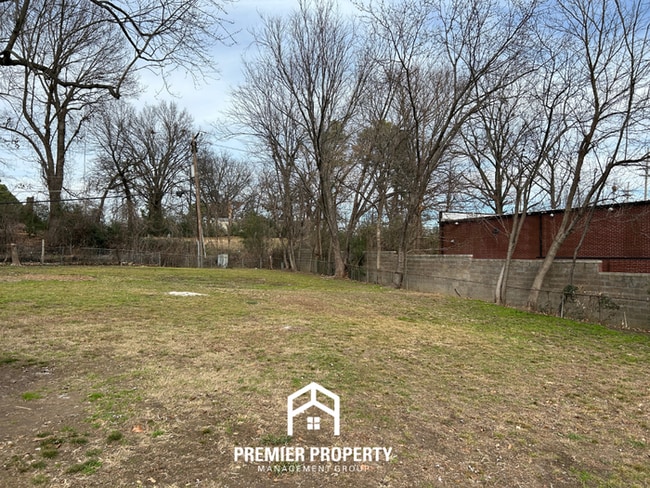 Building Photo - Newly Renovated 3BR/2BA Southaven Home with Hardwood Floors & Fenced Yard