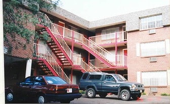 Building Photo - Traci-lea Apts.