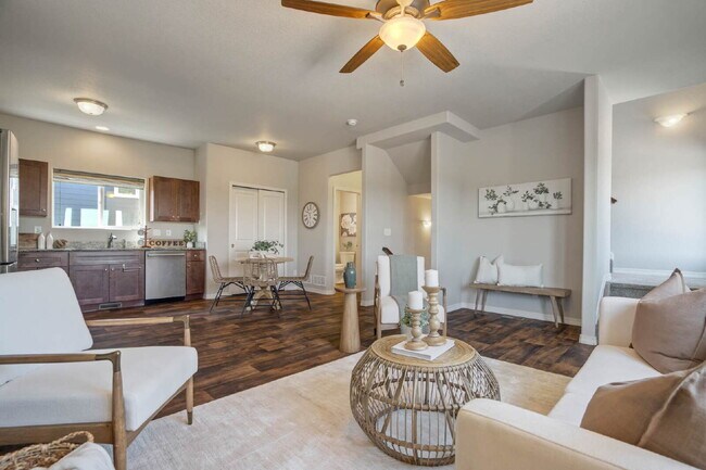 Building Photo - Charming 2-Bed, minutes to Fort Carson,  Peterson Space Force and downtown Colorado Springs.