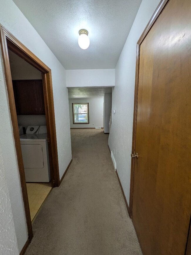 Building Photo - 5435 Glenridge Dr