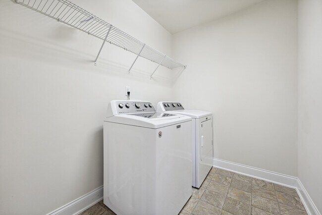 Building Photo - 4109 White Kestrel Dr