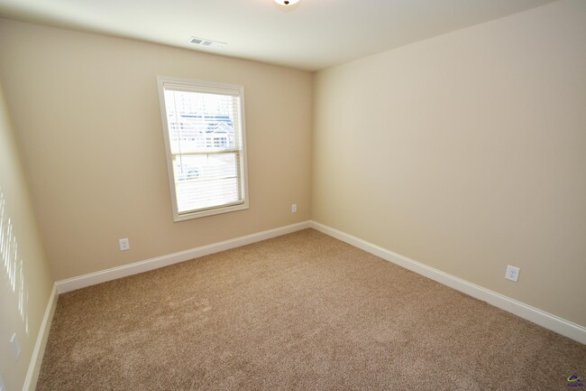Building Photo - 204 Otters Rdg Dr