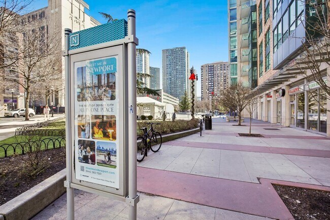 Building Photo - 20 Newport Pkwy