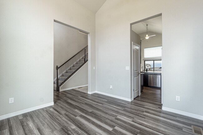 Building Photo - 6736 Skuna Dr