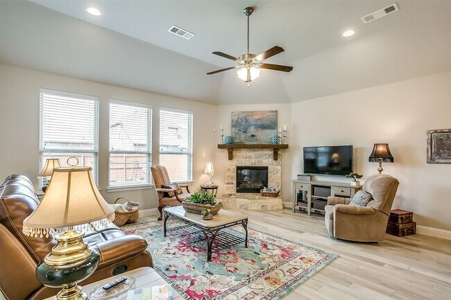 Building Photo - POPULAR MORNINGSTAR ADDITION IN ALEDO ISD!