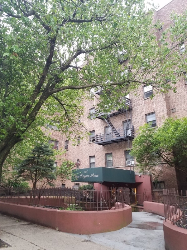 Building Photo - 165 Vroom St