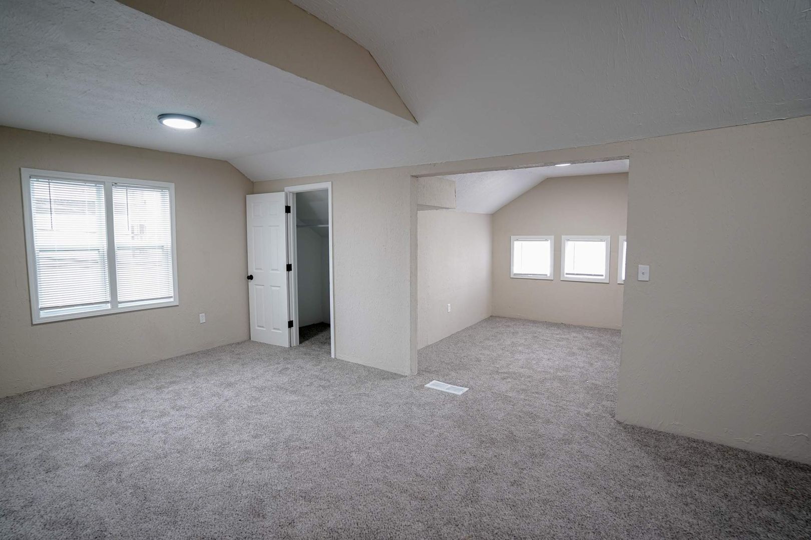 Building Photo - Fully Renovated 3-Bedroom Home – Move-In Ready for You!