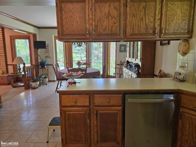 Building Photo - 52843 Deerwood Dr
