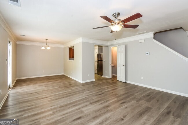 Building Photo - 3120 Englewood Dr