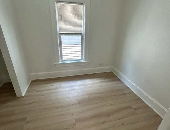 Building Photo - Marquette Housing- 505