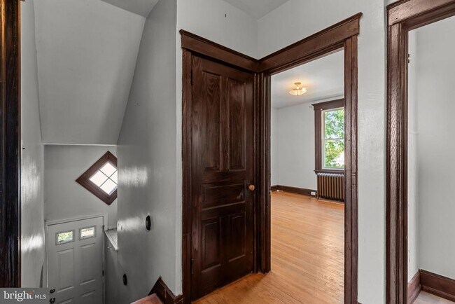 Building Photo - 9234 Walker St