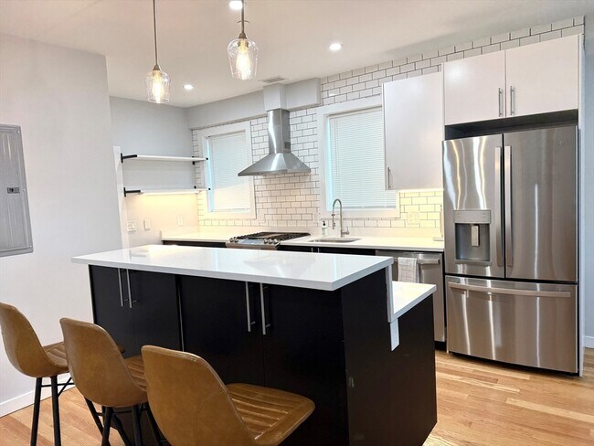 Primary Photo - 27 Linden St