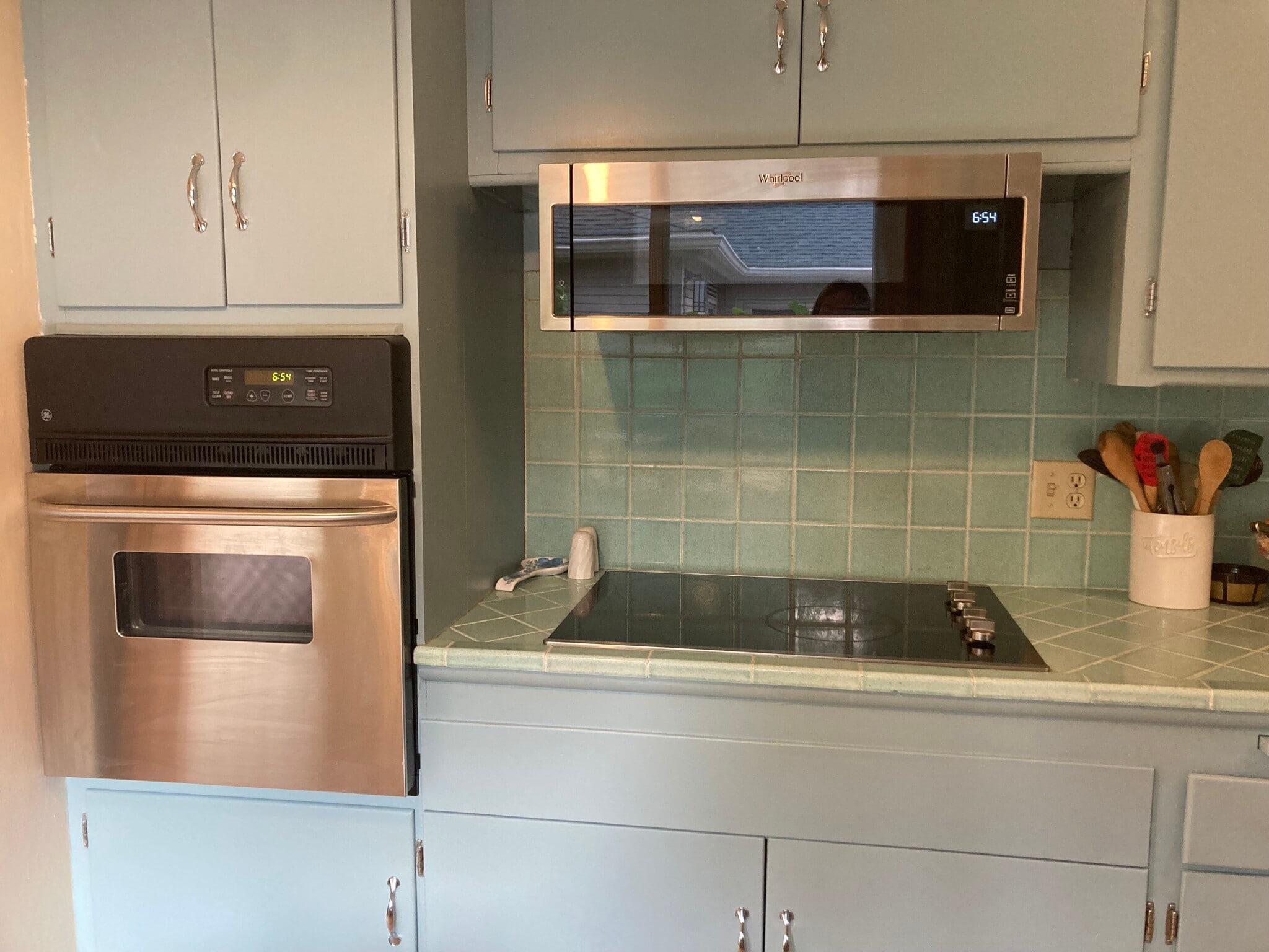 New kitchen appliances - 8511 W Wisconsin Ave