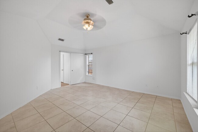 Building Photo - 19635 Vernier Woods Ln
