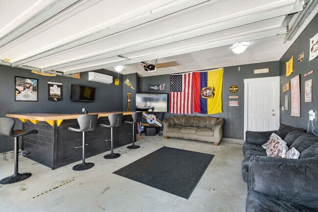 Building Photo - "$400 Off The First Full Month's Rent – Electricity Included!"