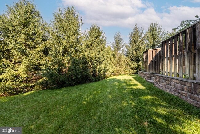 Building Photo - 22571 Highcroft Terrace