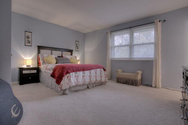 Building Photo - 307 Marian Ave