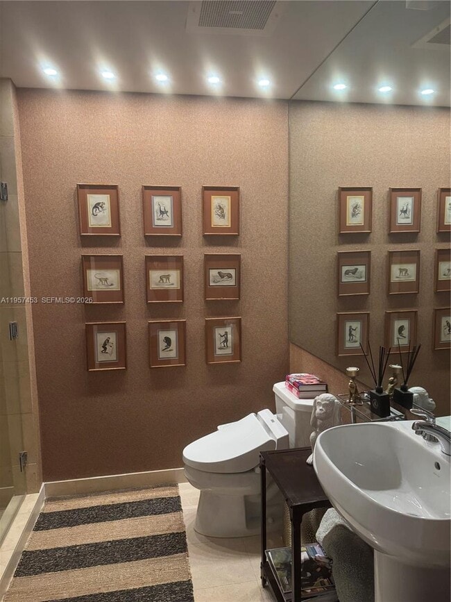 Building Photo - 1050 Brickell Ave