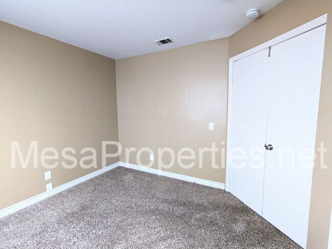 Building Photo - 14747 Amber Ct