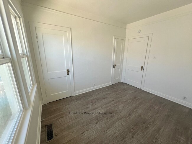 Building Photo - Charming Downtown Petaluma Gem - 3bed 1.5 Bath Available Now !