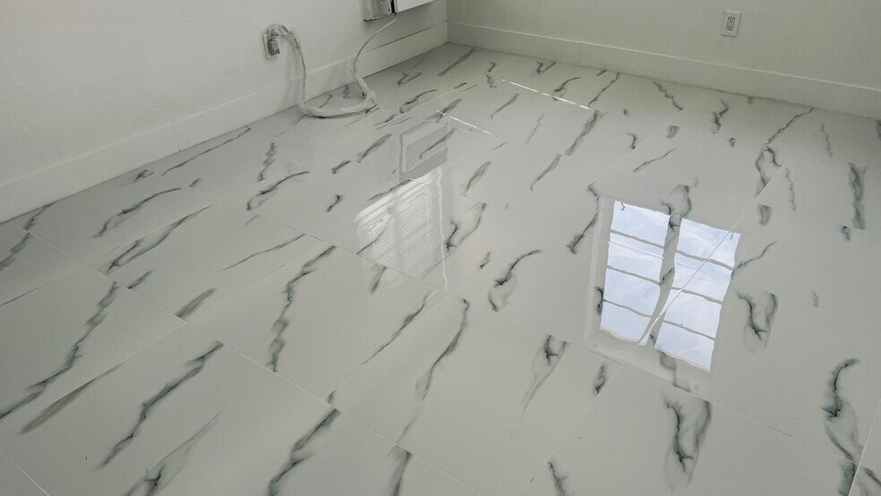 Building Photo - 7821 Byron Ave