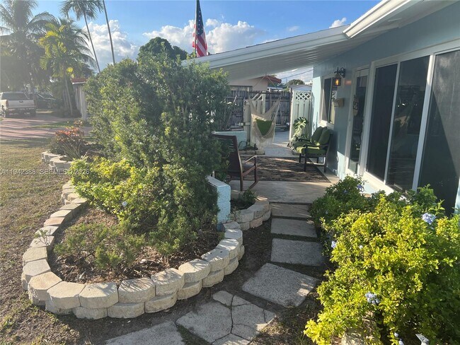 Building Photo - 8801 SW 42nd St