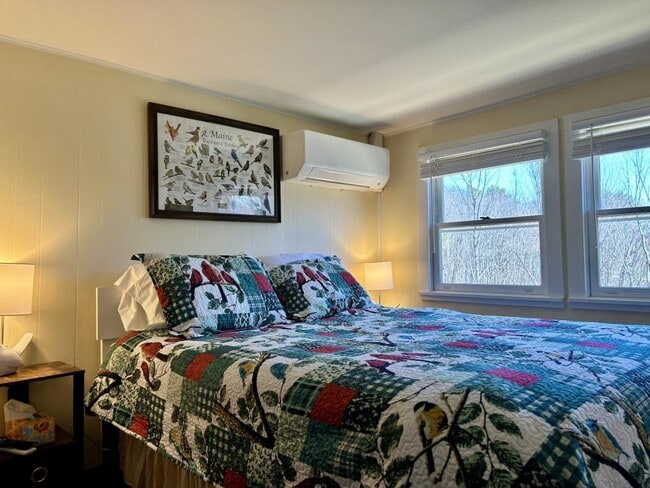 Building Photo - 337 ME-133