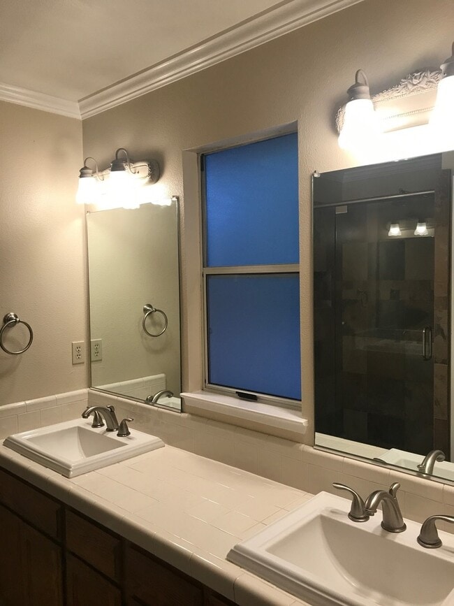 Building Photo - Everything You Need and Want to Call Home!