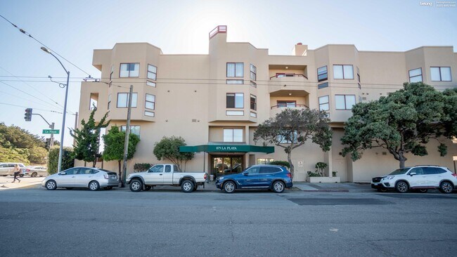 Building Photo - 875 La Playa St