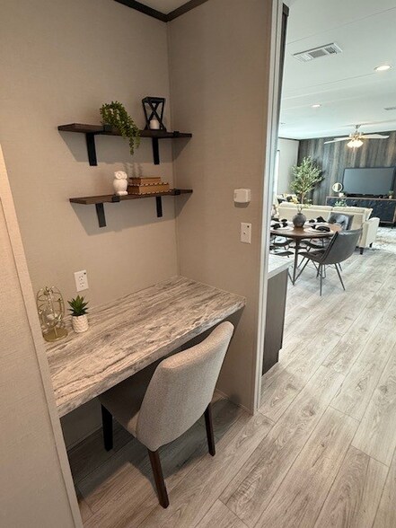 Building Photo - 15930 S Flores Rd