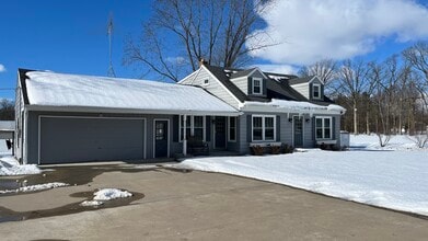 Building Photo - 2645 40th Ave