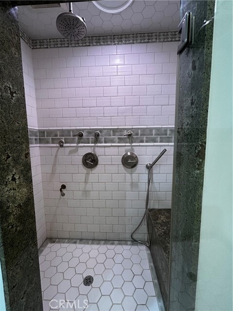 Building Photo - 5241 Colodny Dr