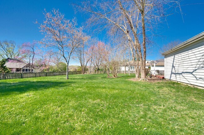 Building Photo - Stunning 3BR/2BA home in the desirable Temple Hills Golf Community!