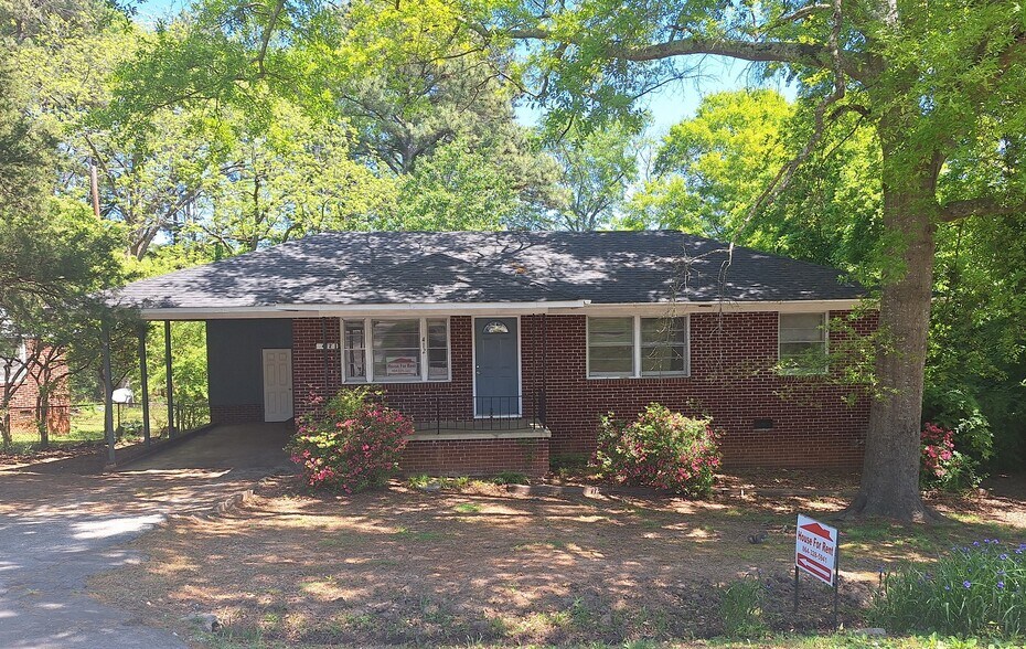 Primary Photo - 412 Azalea Dr