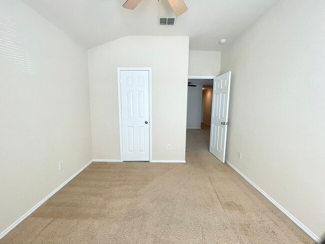 Building Photo - 4 Bedroom 1 story Duncanville ISD