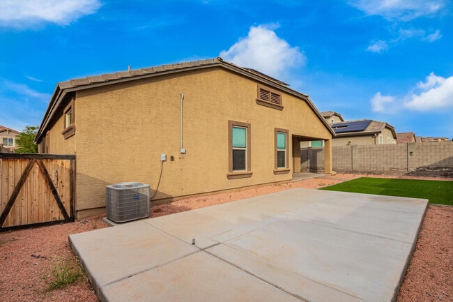Building Photo - 10773 W Swayback Pass