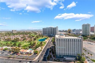 Building Photo - 322 Karen Ave