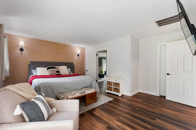 Building Photo - 66 Sherman Dr