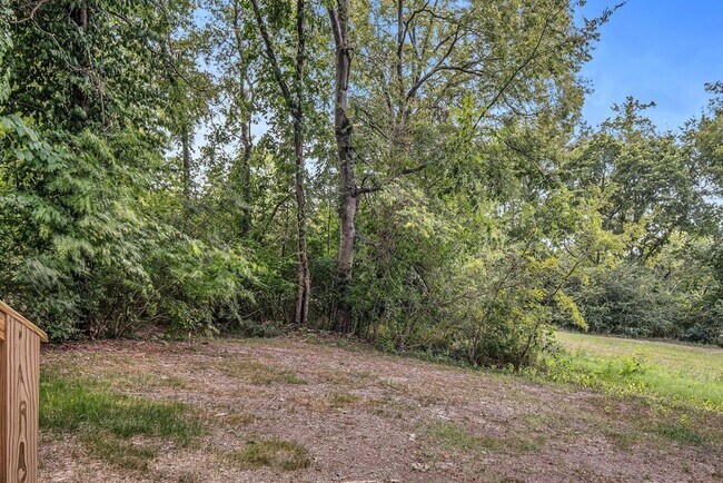 Building Photo - 212 Jennings Ave