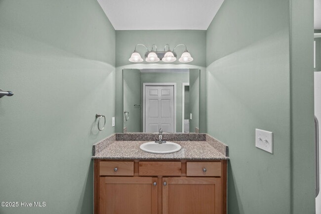 Building Photo - 408 Elsmore Dr