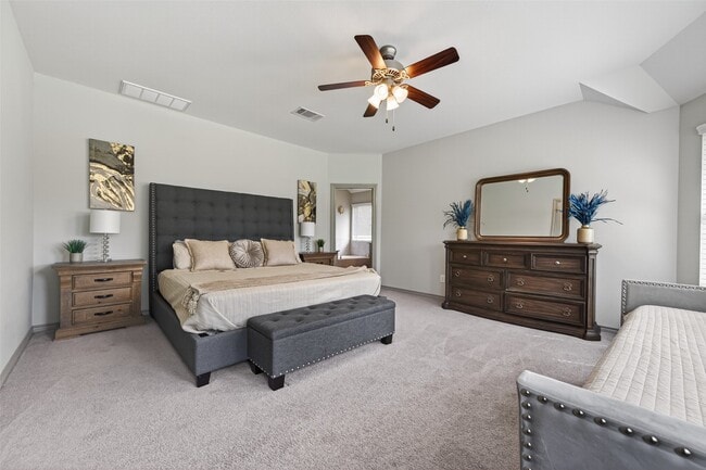 Building Photo - 6 Log House Ct