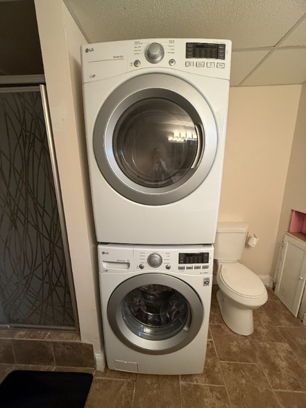 Building Photo - 46 Brewster Cir