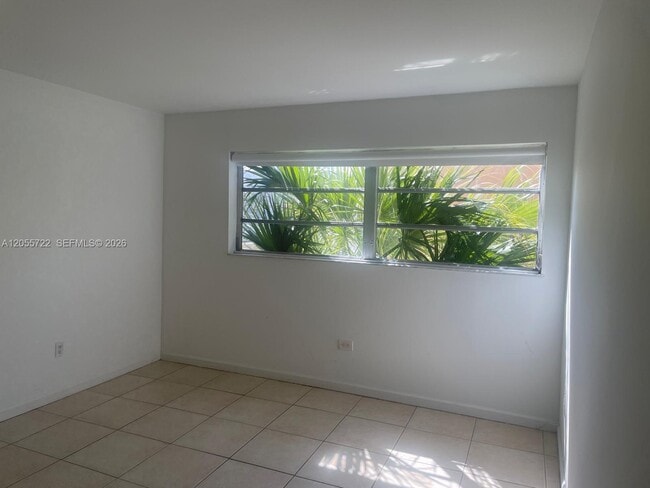 Building Photo - 3522 NE 171 St