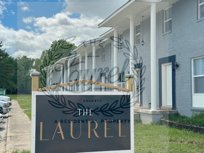 Building Photo - 453 S Laurel Rd