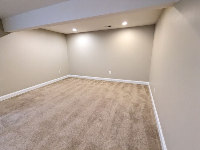 Building Photo - STUNNING Single Family Home in Brunswick C...