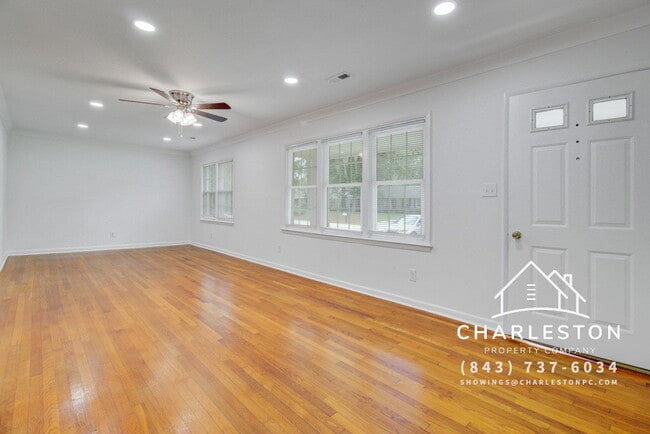 Building Photo - 816 E Estates Blvd