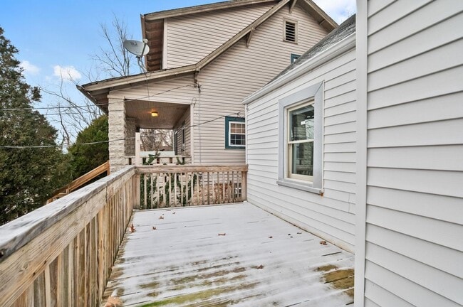 Building Photo - Recently Updated 3 Bedroom Cape Cod Home In Brookline.  Available Immediately.